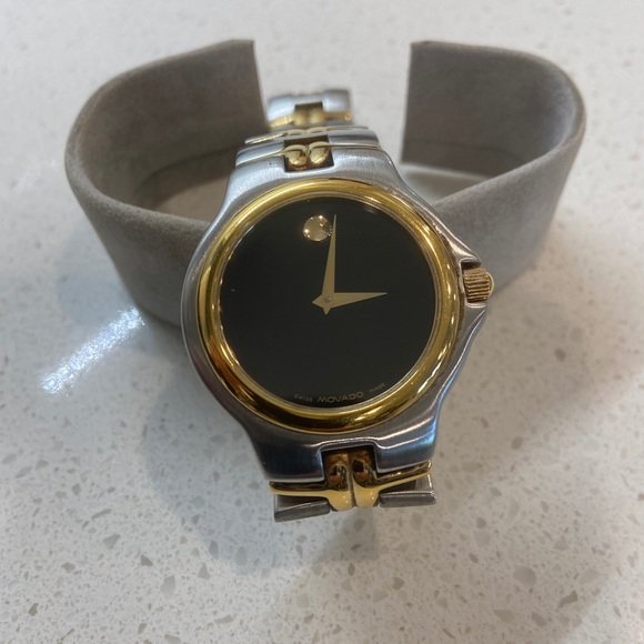VINTAGE MOVADO MUSEUM WATCH CLASSIC- REDUCED!!! - Picture 10 of 14